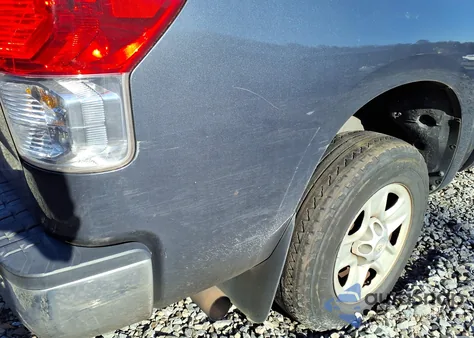 2010 Toyota Tundra Grade 5.7L V8 z USA, uszkodzony, nr VIN 5TFEY5F12AX090546